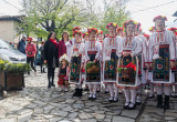 Обичаят Лазаруване бе изпълнен от солисти на народния хор и оркестъра при ДЮФА „Българче“ 