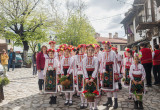 Обичаят Лазаруване бе изпълнен от солисти на народния хор и оркестъра при ДЮФА „Българче“ 